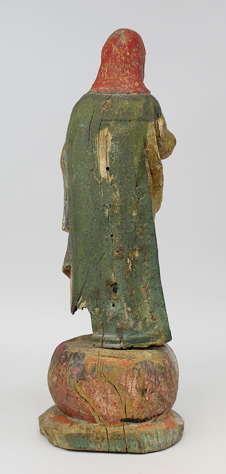 Heilige Maria, süddeutsch 17. Jh., Holz geschnitzt, farbig und gold gefasst, Fassung übergangen, auf - Bild 3 aus 4