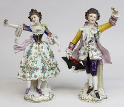 Porzellanfigurenpaar, Sitzendorf / Thüringen Mitte 20. Jh., Barockstil, farbig und goldstaffiert,