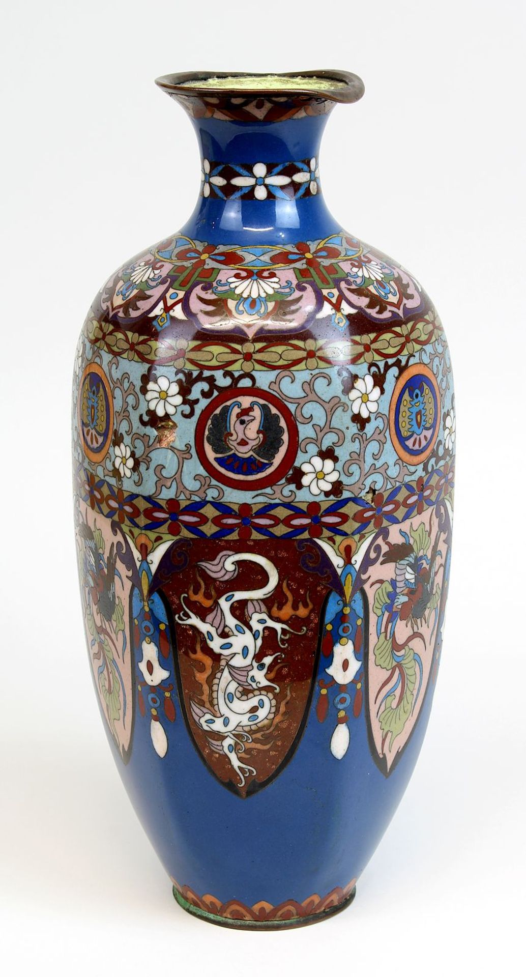 Cloisonné-Vase, Japan um 1910, sechseckiger Korpus mit Dekor von Drachen, Phönix, Vögeln und - Image 2 of 3