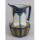 Jugendstil-Milchkrug aus Chromolith-Keramik, Villeroy & Boch, Mettlach 1910, Wandung mit geritztem