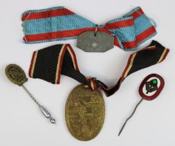 4 Abzeichen, 1. H. 20. Jh., meist Deutsches Reich 1933 - 1945: Kyffhäuser-Gedenkmünze an