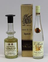 2 Flaschen Spirituosen, 2. H. 20. Jh.: eine Flasche Libarna, Invecchiata, Fine Grappa, Gio.