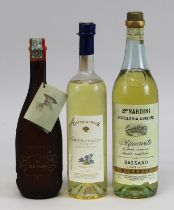 3 Flaschen Spirituosen, 2. H. 20. Jh.: eine Flasche Grappa, Ai Bintars, 109/200, D. & L. Pagura,