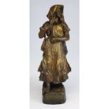 Goldscheider Bauernmädchen mit Kopftuch, Keramikfigur um 1900, Entwurf: Haniroff, Keramik, heller