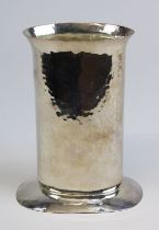 Vase aus wohl 900er Silber, Fr. Kraemer Saarbrücken, 1. H. 20. Jh., auf ovalem Stand schmaler ovaler