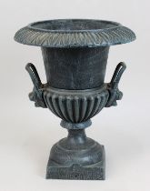 Kratervase im antiken Stil, 2. H. 20. Jh., Eisenguss patiniert, als Gartenvase verwendbar,