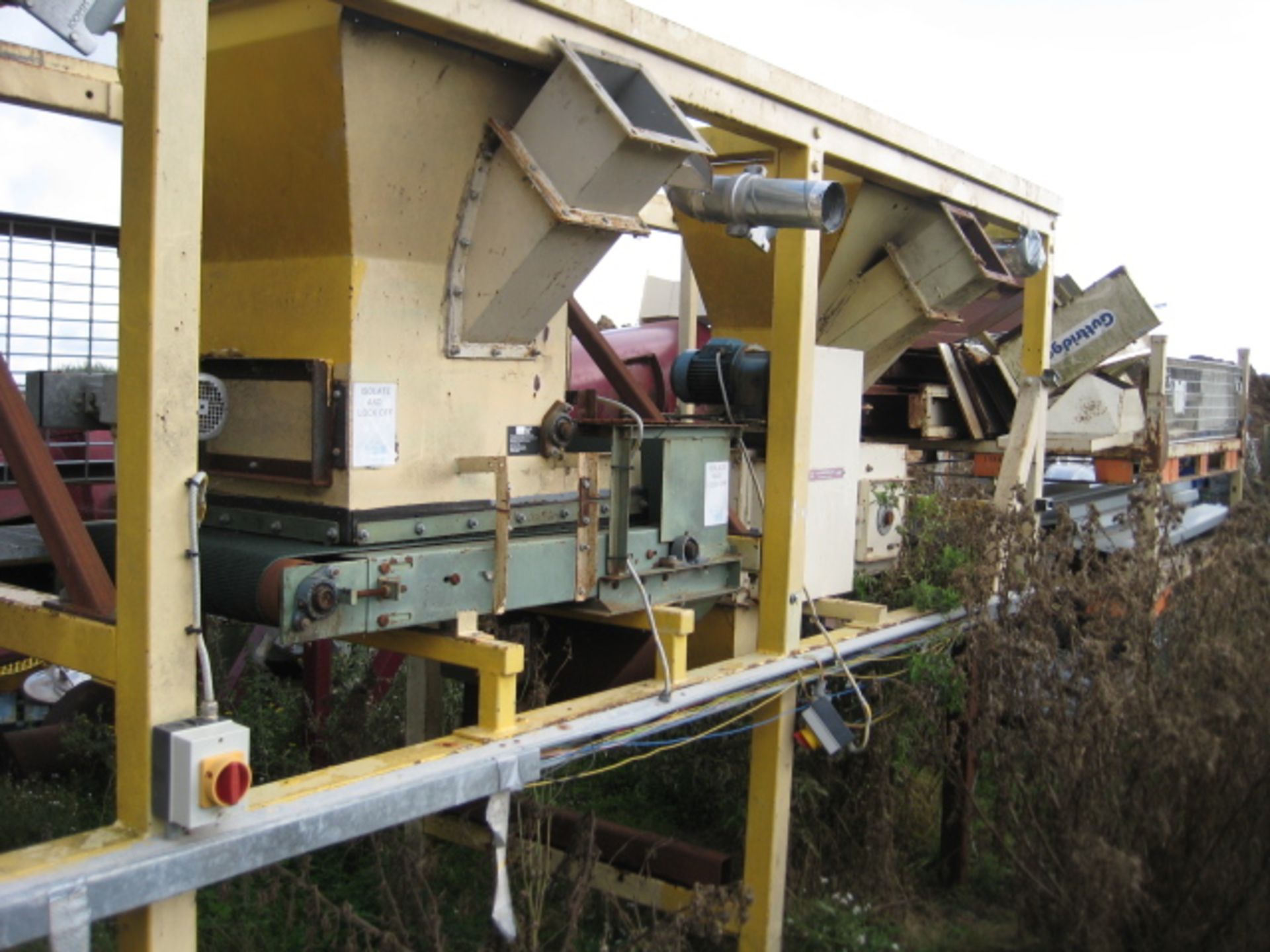 Belt Feeder - Line of 6 No belt feeders in a supporting framework with small reception hoppers and a - Bild 4 aus 4
