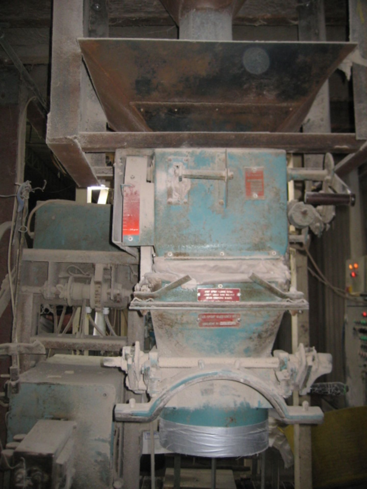 Bag Weigher - Howe Richardson H17 Semi-Automatic Gross Bag Weigher, with hand operated bag clamp and - Image 3 of 3