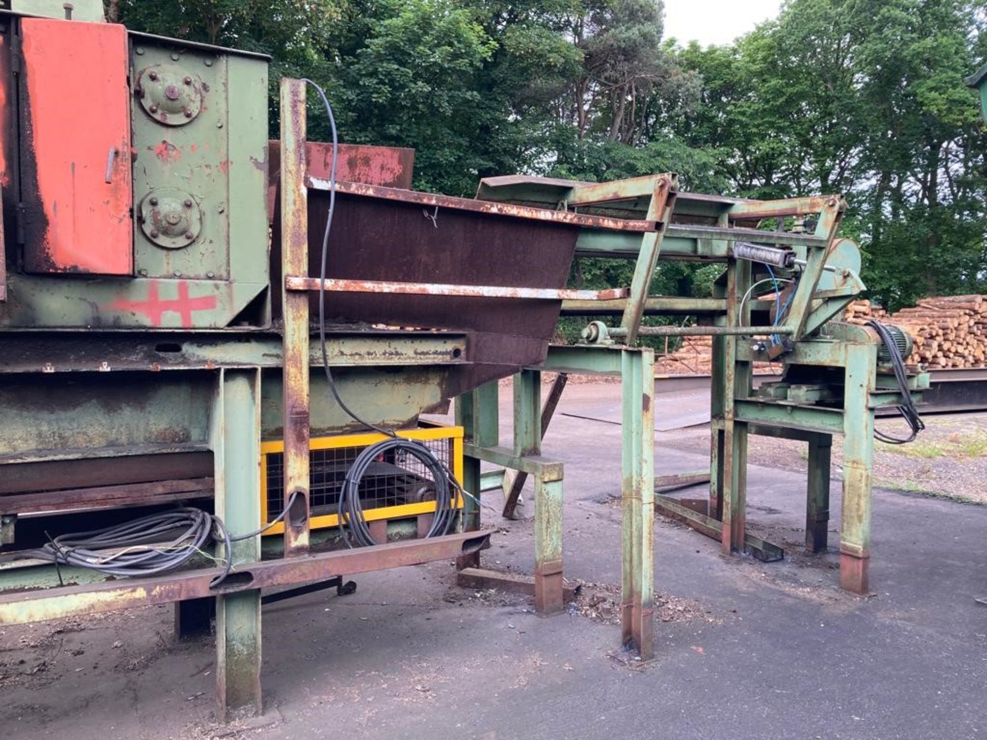 Debarker - Valon Kone model VK-16 Robust debarker built in 1971. Complete with log loading conveyor, - Bild 4 aus 5