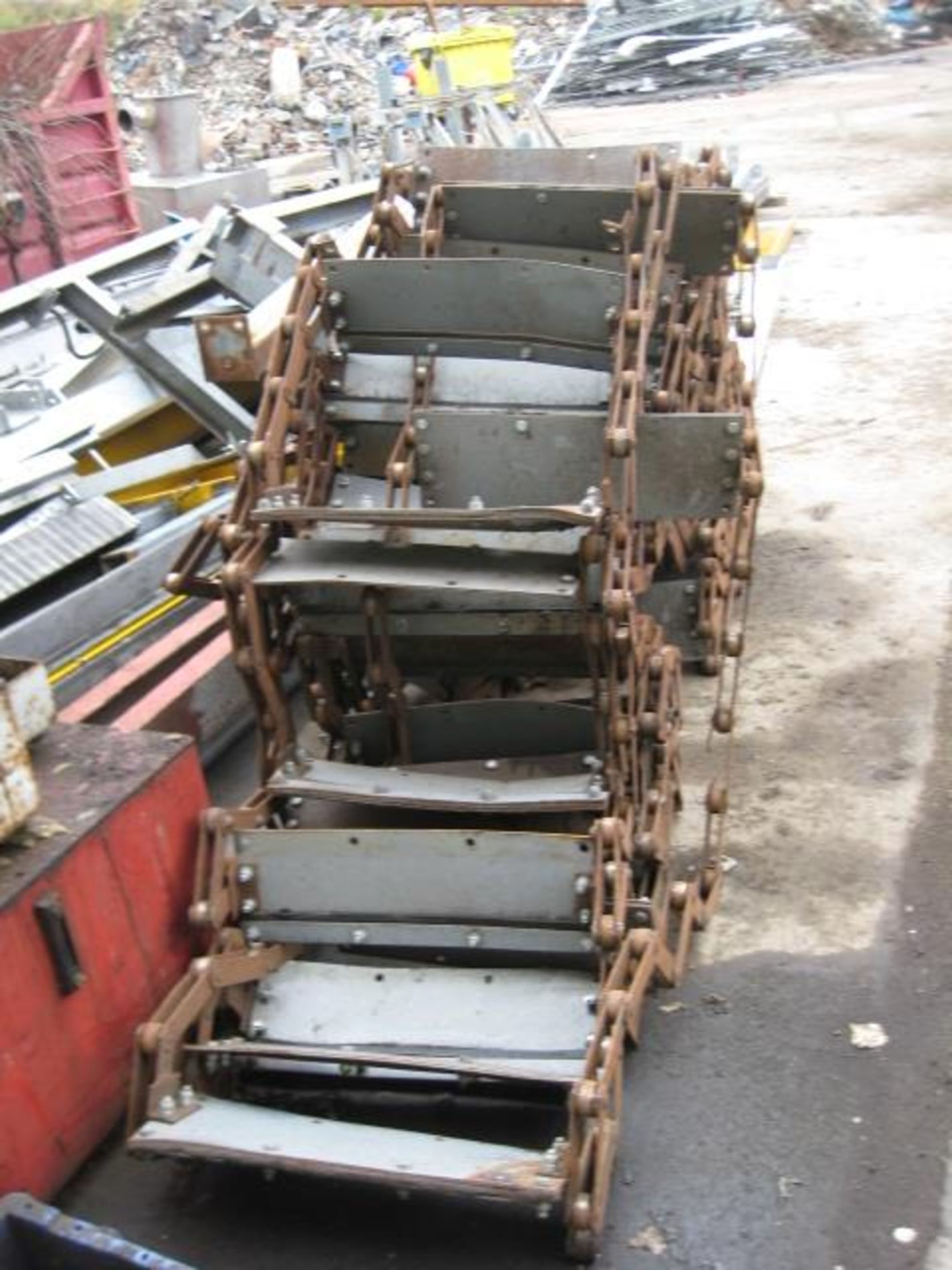 Shrouded Chain - Twin Chain Conveyor, 20 metres long with 100mm deep plastic flight extensions. - Image 4 of 5