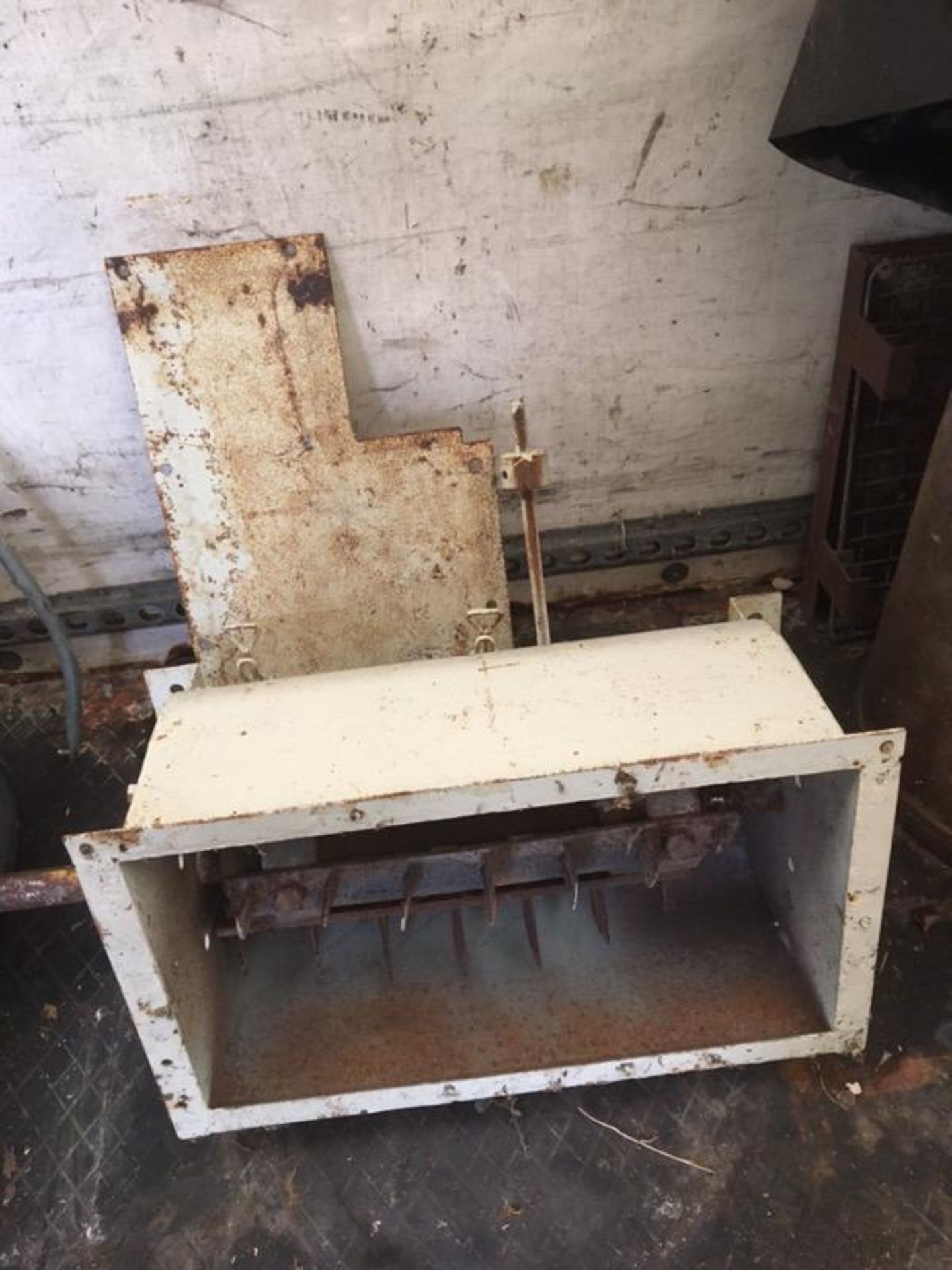 Deawner - Blair deawner 600mm long x 315mm wide x 470mm high with worn fingers. Needs 2 No new