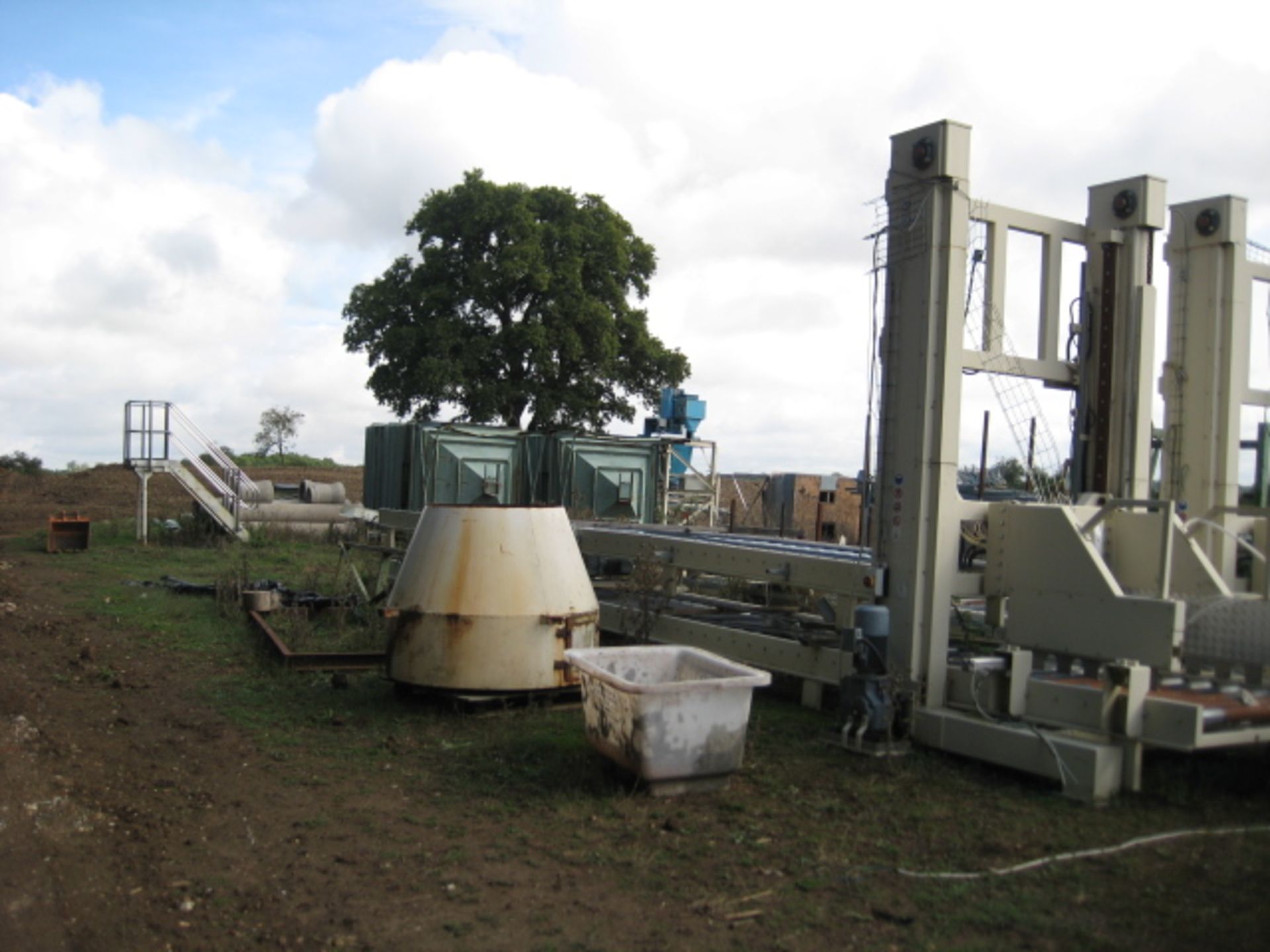 Bale Destacker - Garbuio Dickenson stacking/destacking unit for handling baled products. It has