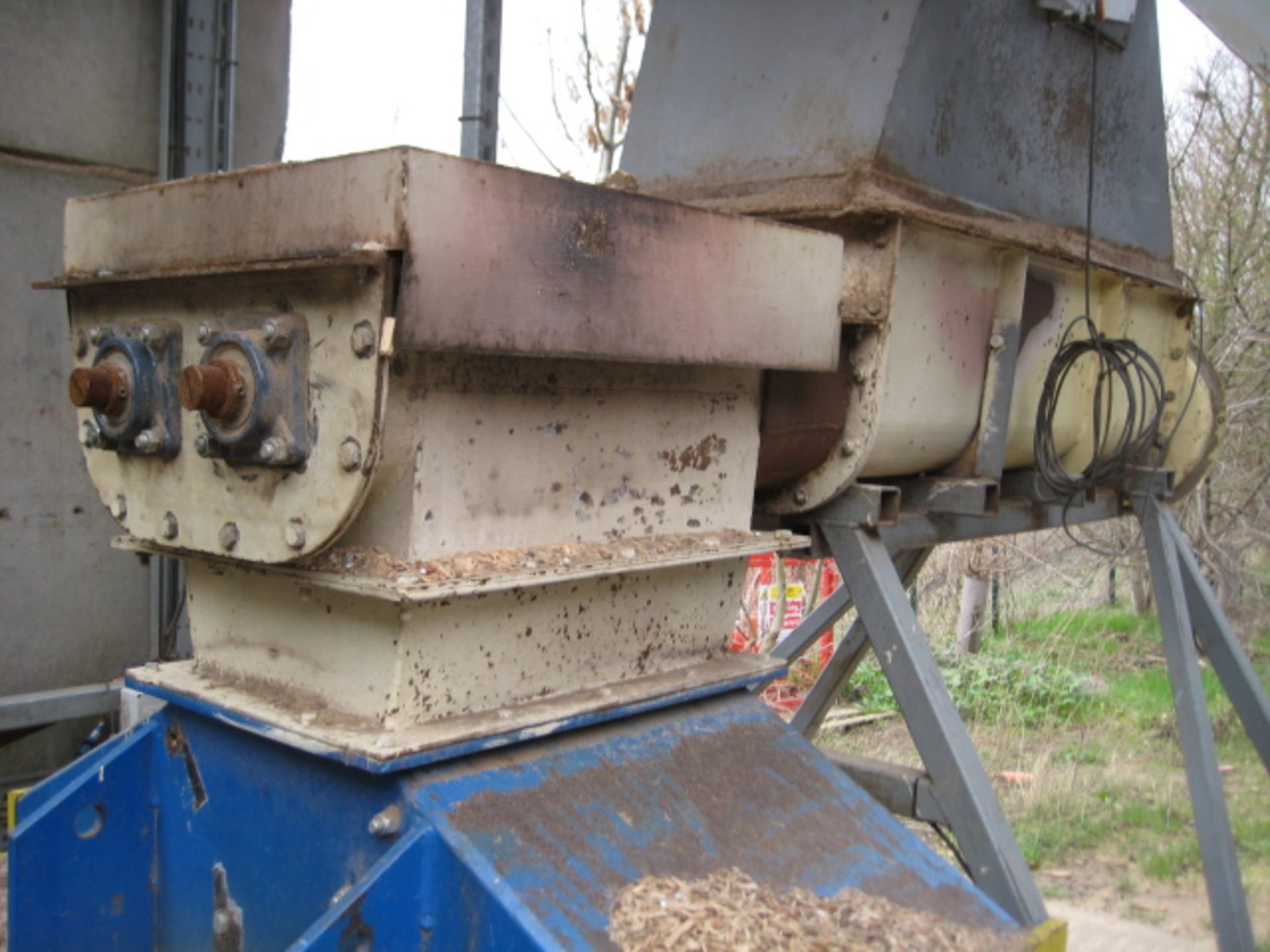 Hammer Mill - Hammer mill about 500mm wide x 900mm dia with 45kw drive and twin screw feeder. - Image 4 of 4