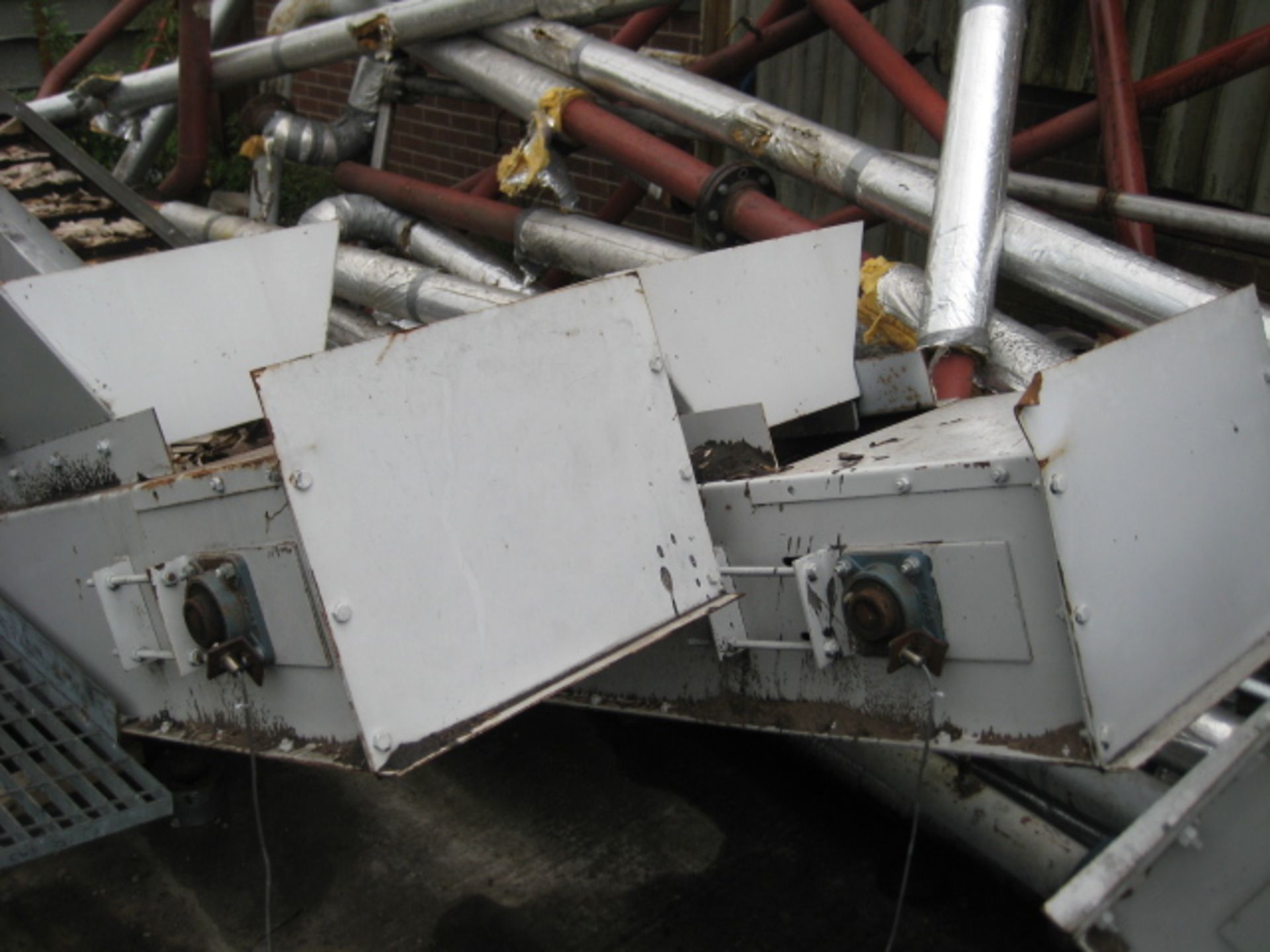 Link Plate - 400mm wide Link Plate Swan Neck Conveyor, with twin roller chains, steel cleats and - Image 2 of 5