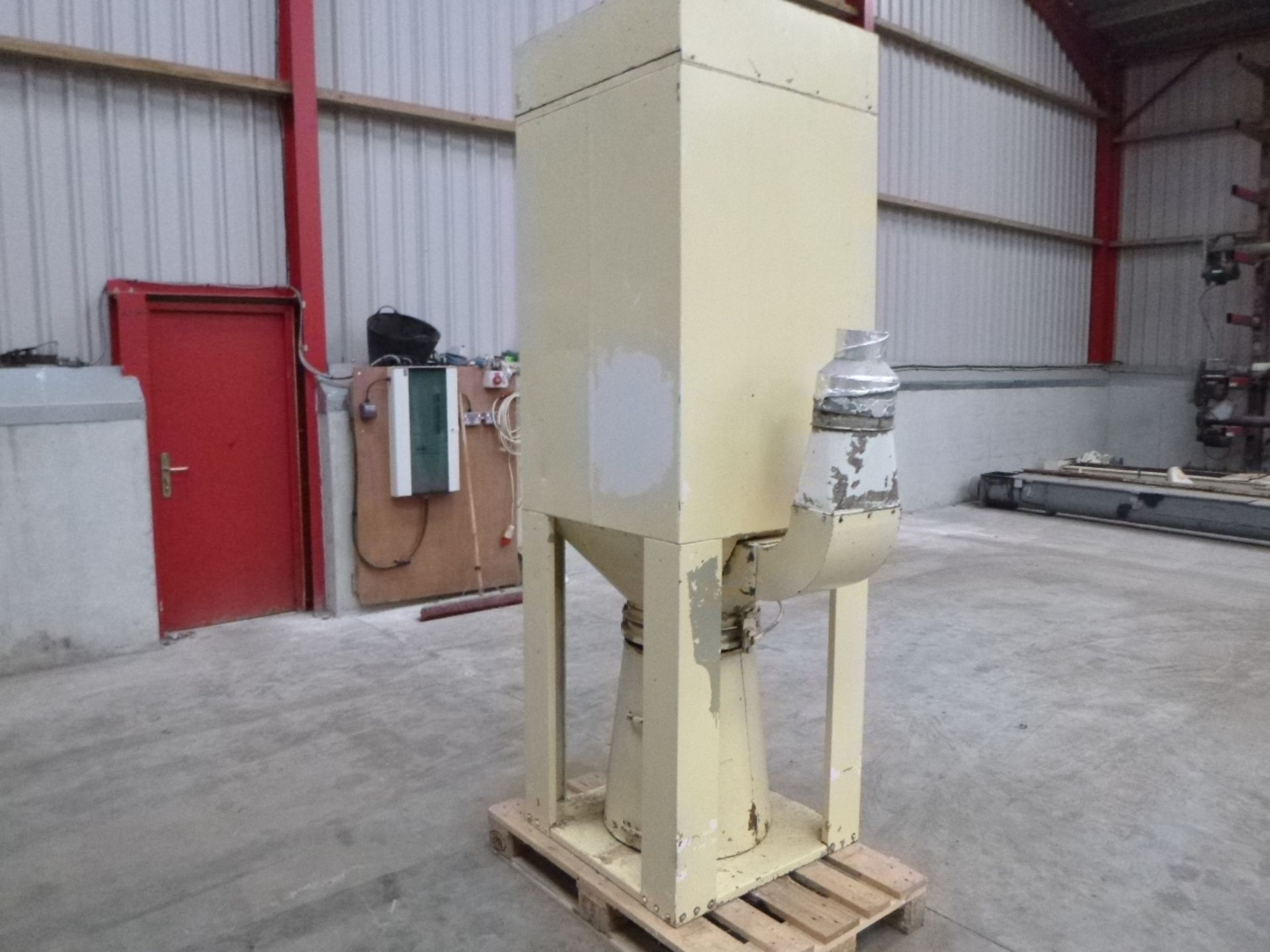 DCE UMA 154 G5 Dust Collector (no bags) (vendors comments - Motors tested and working). Lot - Bild 3 aus 8