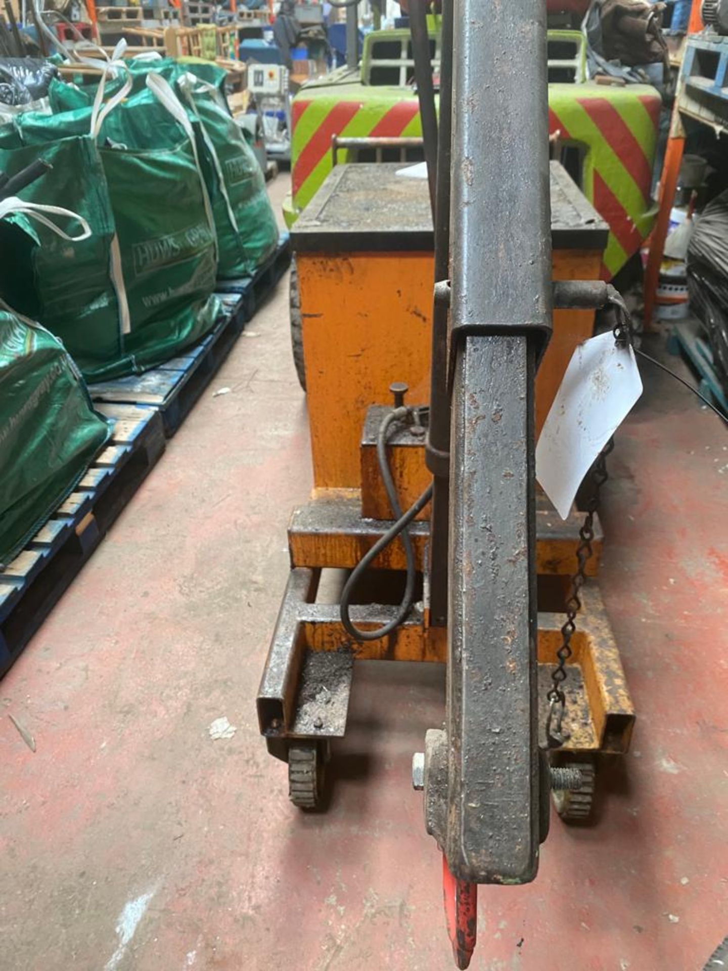 Hydraulic Lifting Platform, 508kg max swl. Lot located in Bradford, West Yorkshire. Loading free - Image 2 of 3