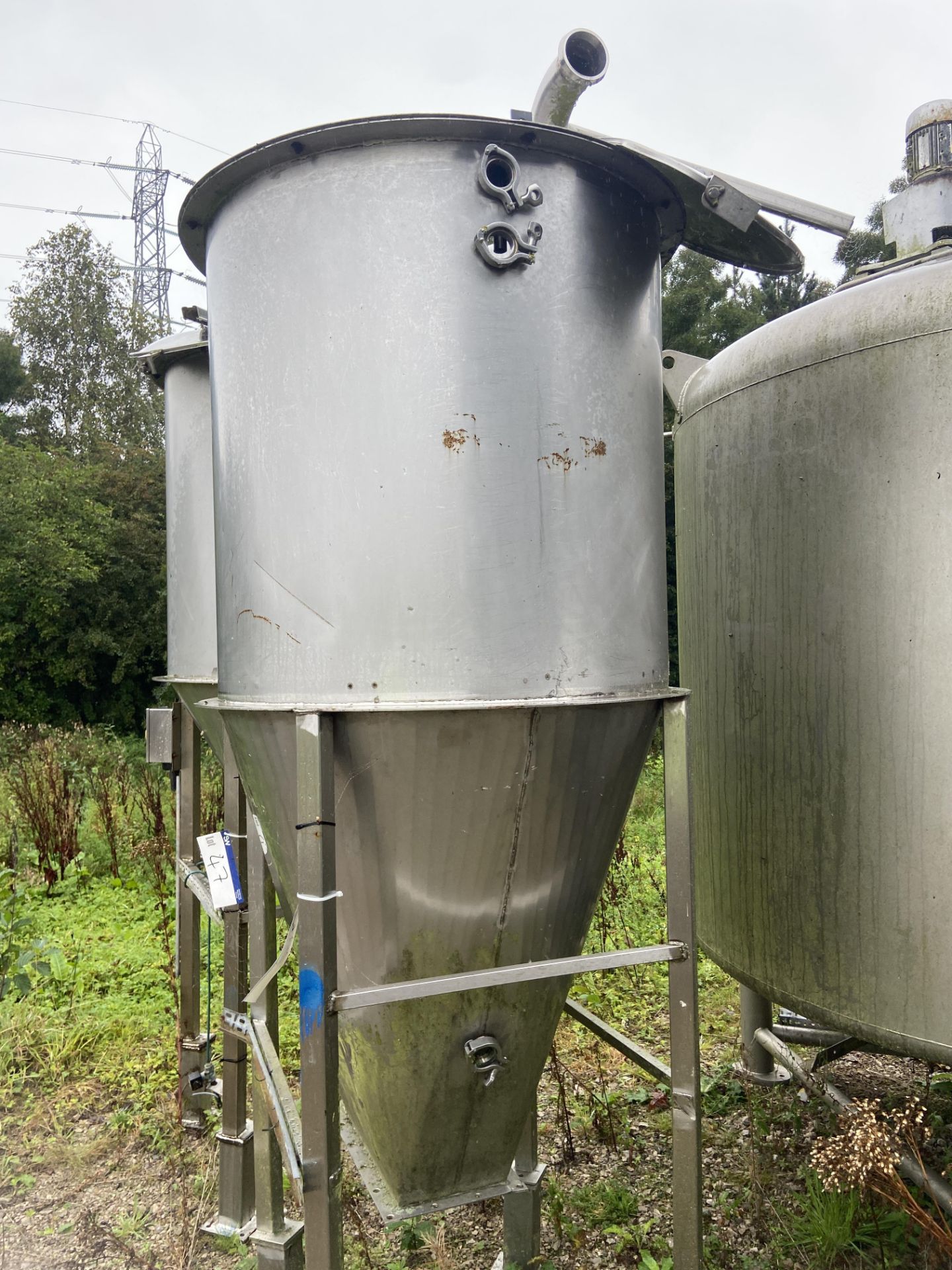 Stainless Steel Tank/ Hopper, approx. 2.5m x 1m dia., on stainless steel fabricated legs. Lot - Image 3 of 3