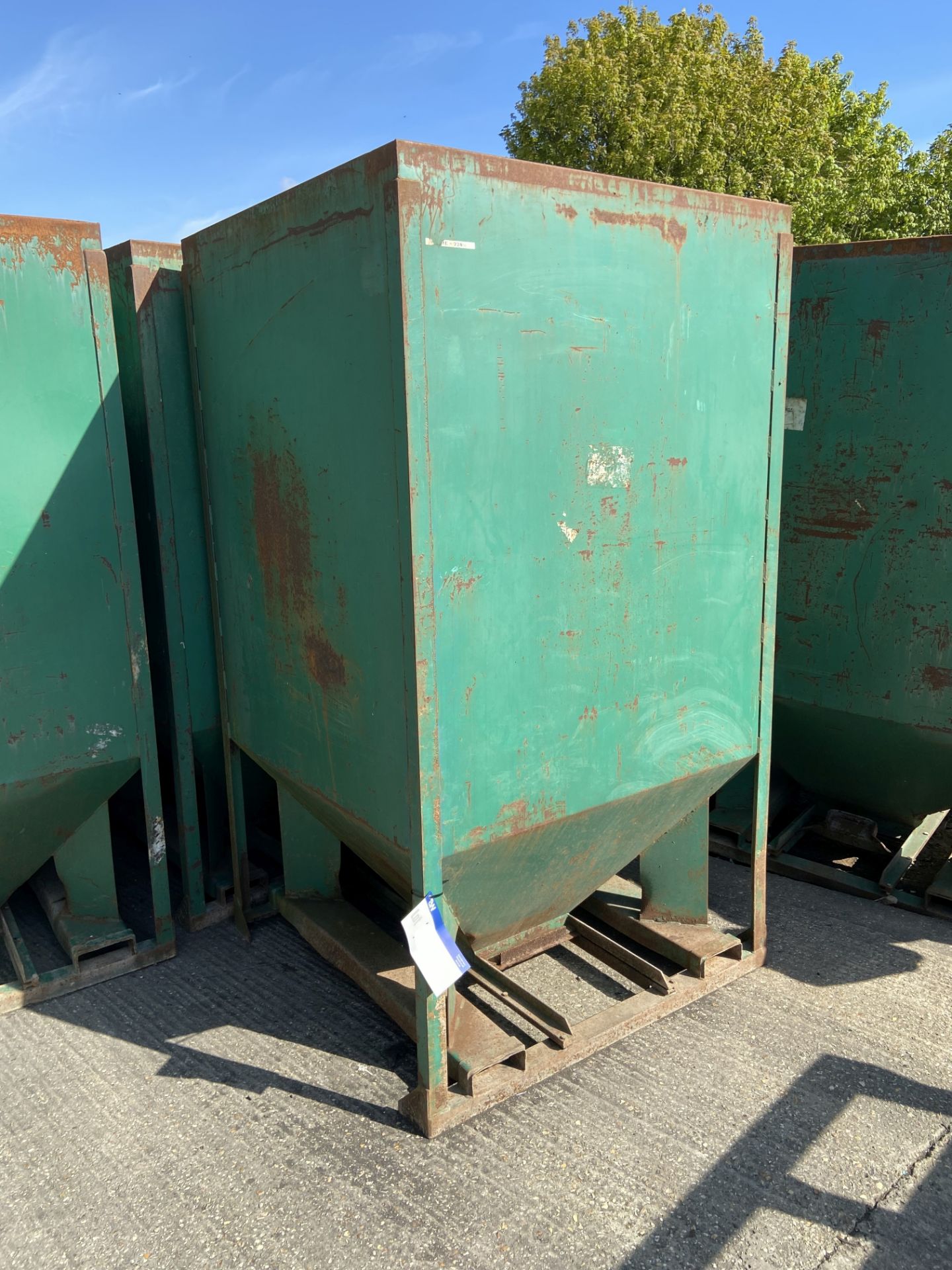 FIVE HOPPER BOTTOMED TOTE BINS,lot located Driby Top, Alford; free loading – yes Please read the