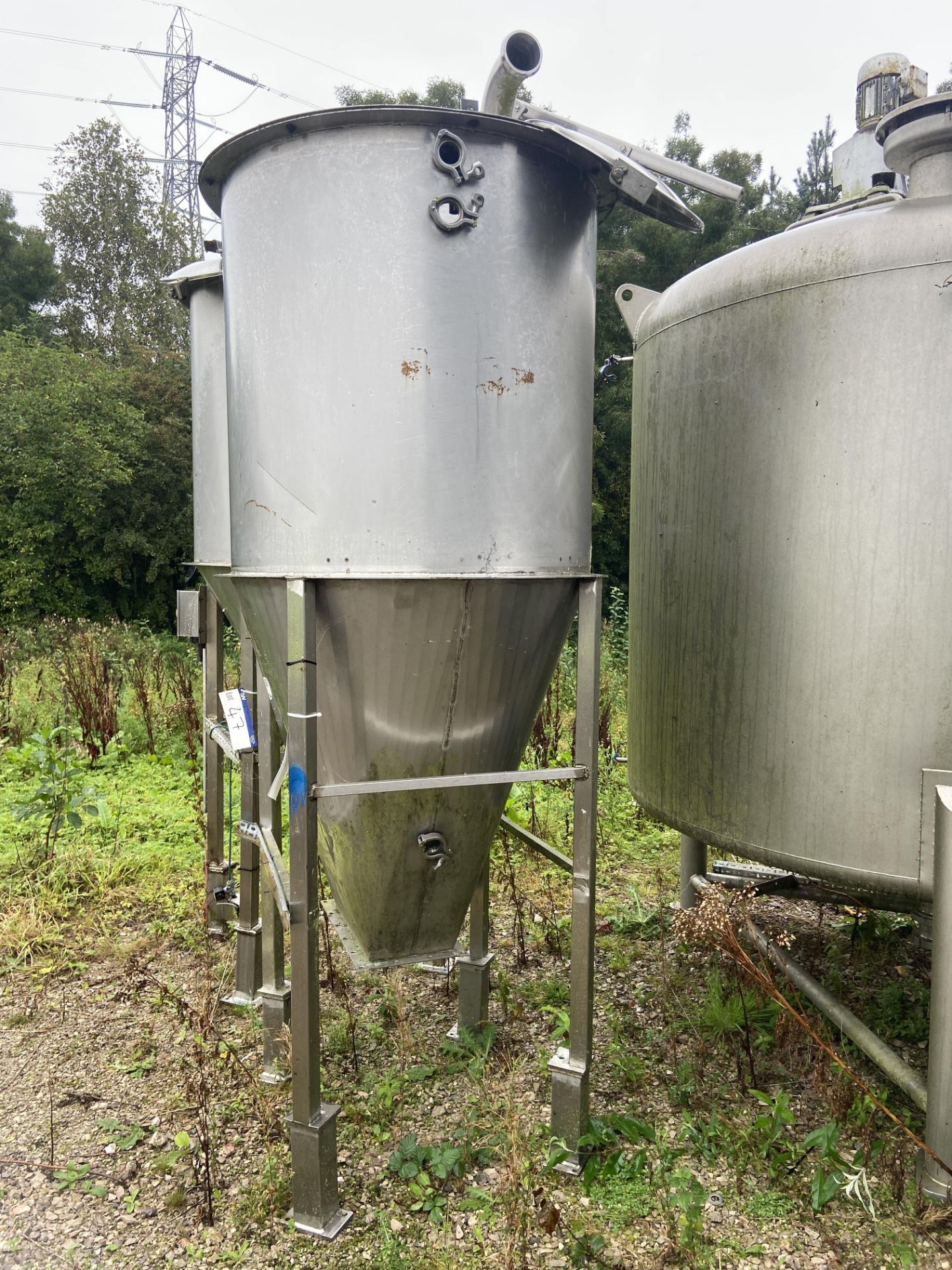 Stainless Steel Tank/ Hopper, approx. 2.5m x 1m dia., on stainless steel fabricated legs. Lot - Image 2 of 3