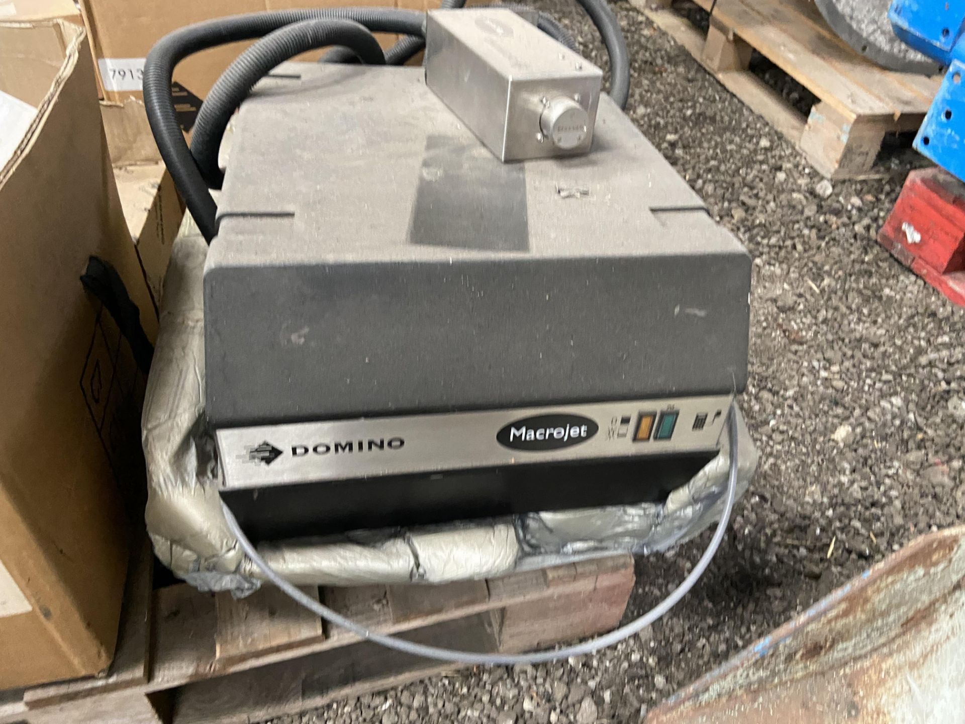 Domino Macrojet Code Printer, with equipment on pallet; lot located Holme upon Spalding Moor, - Bild 2 aus 2