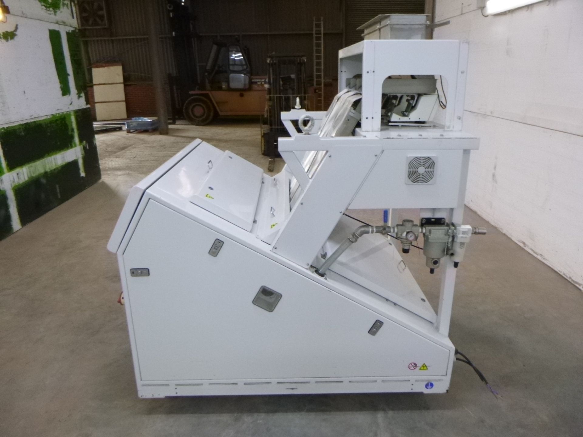 Satake REZS2500AIS Colour Sorter, year of manufacture 2017, 1kW, 200-240V, 4-6tph on wheat ( - Image 6 of 14
