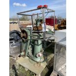 Manesty Rotary Tablet Press, with fitted guard, loading free of charge - yes, lot located in