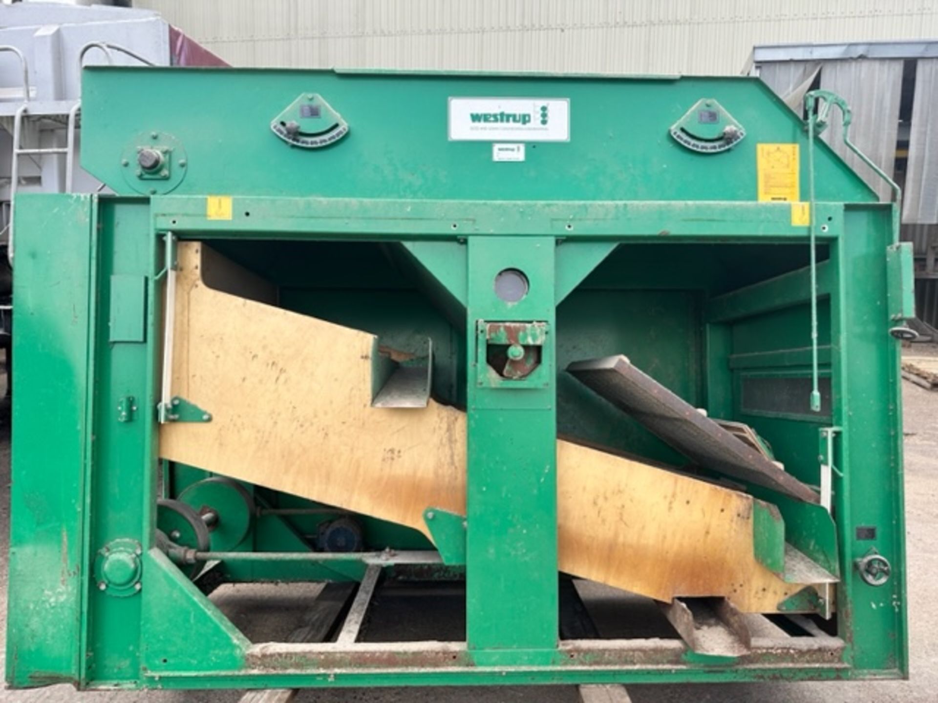 Westrup SAB-1000 Pre Cleaner Machine (no aspiration fan). Loading free of charge - yes. Lot location - Image 2 of 15