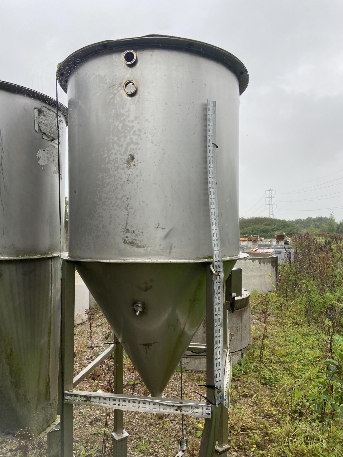 Stainless Steel Tank/ Hopper, approx. 2.5m x 1m dia., on stainless steel fabricated legs. Lot - Image 3 of 3
