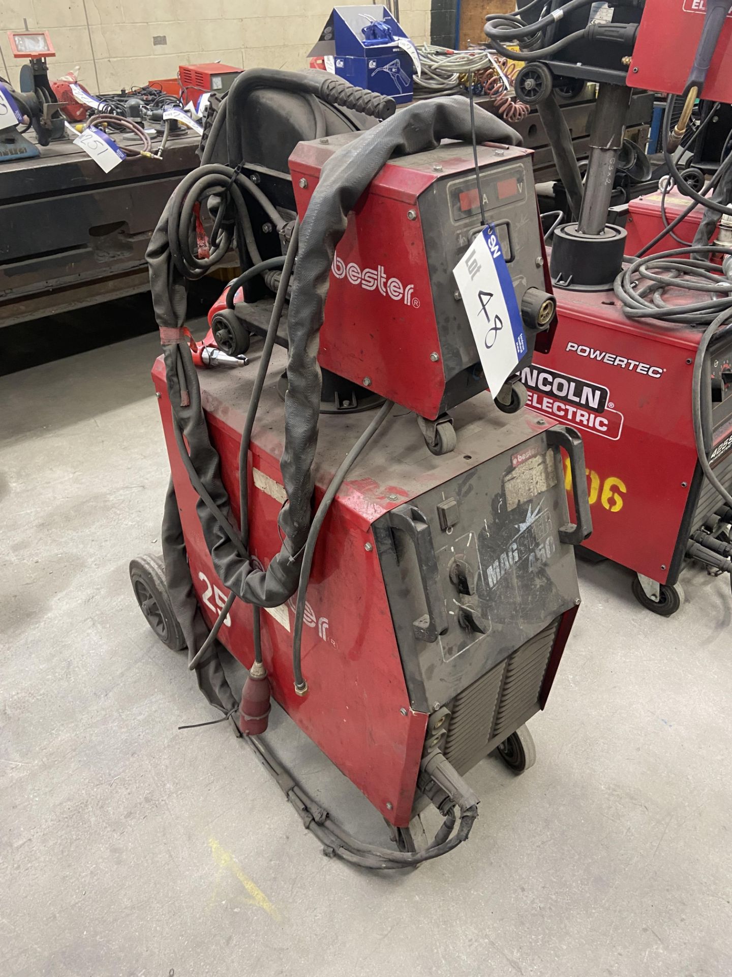 Lincoln Electric Bester Magster 450 Mig Welding Unit, serial no. P1090701224 Please read the