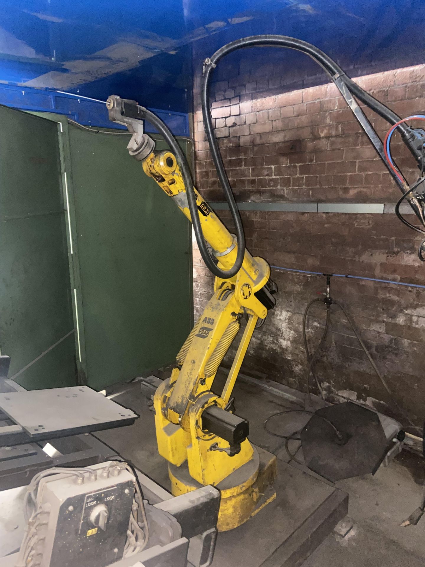 ROBOT WELDING CELL, with ABB Esab welding robot, Esab A351 unit, with stand, chiller, cleaning unit, - Image 10 of 10