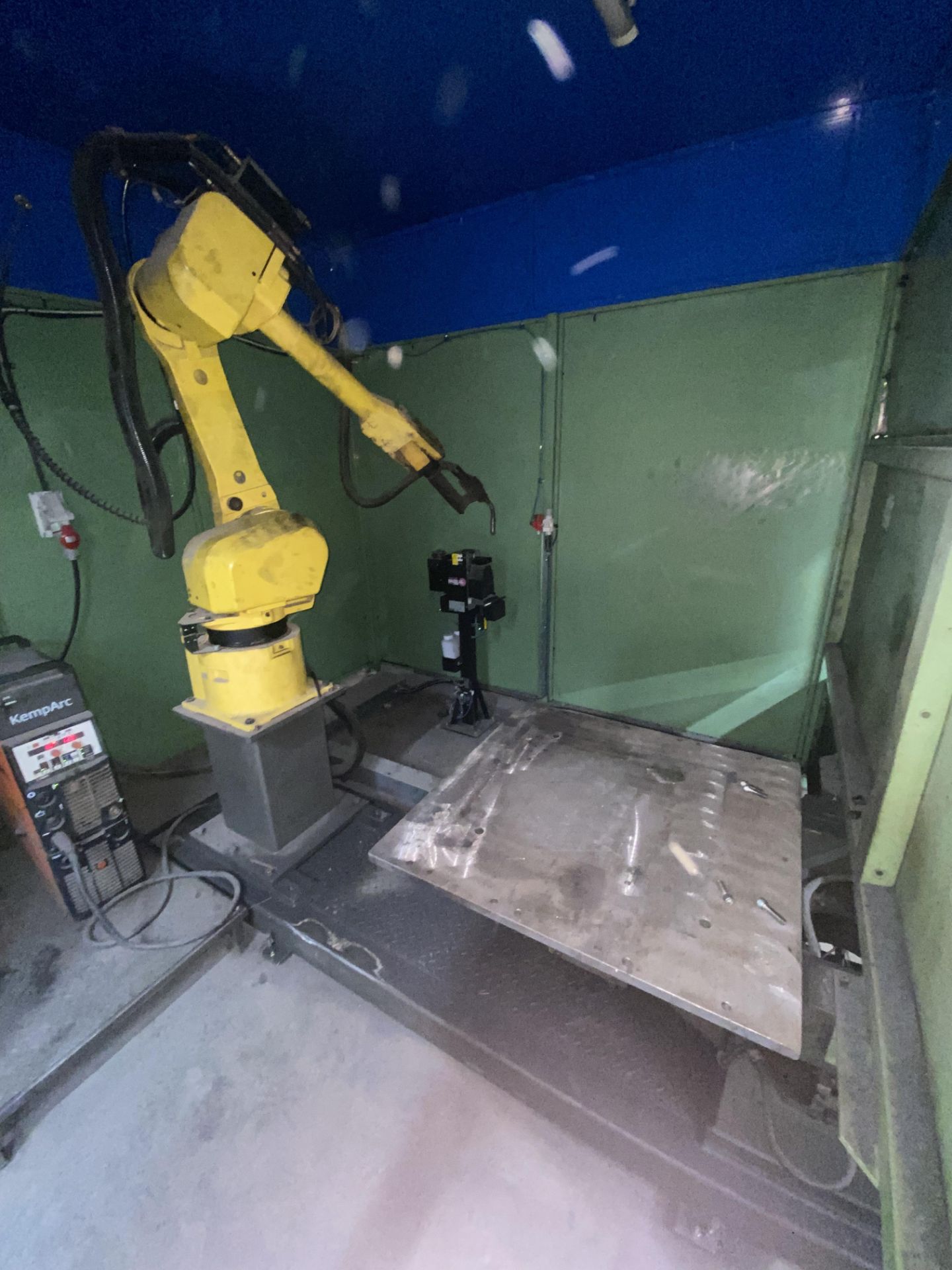 ROBOT WELDING CELL, with Fanuc ROBOTARC Mate 120iB/10L robot, Kemppi KempArc DT400 power source, - Image 6 of 10