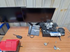 HP Elitedesk Core i7 Desktop PC, Two Monitors, Keyboard and Mouse (Hard Drive Removed) Please read
