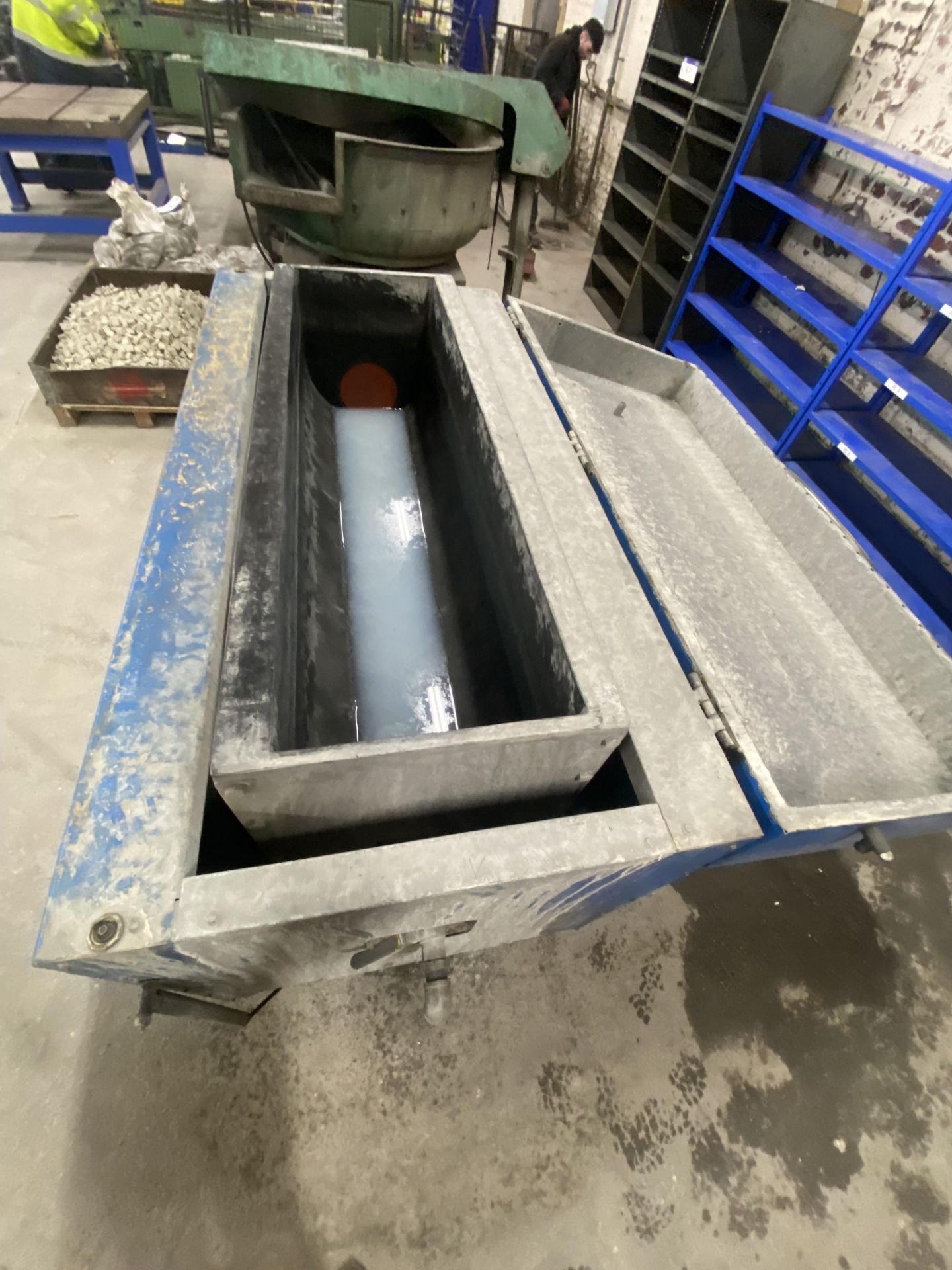 Vibratory Wash Tank, approx. 1.5m wide Please read the following important notes:- ***Overseas - Image 2 of 3