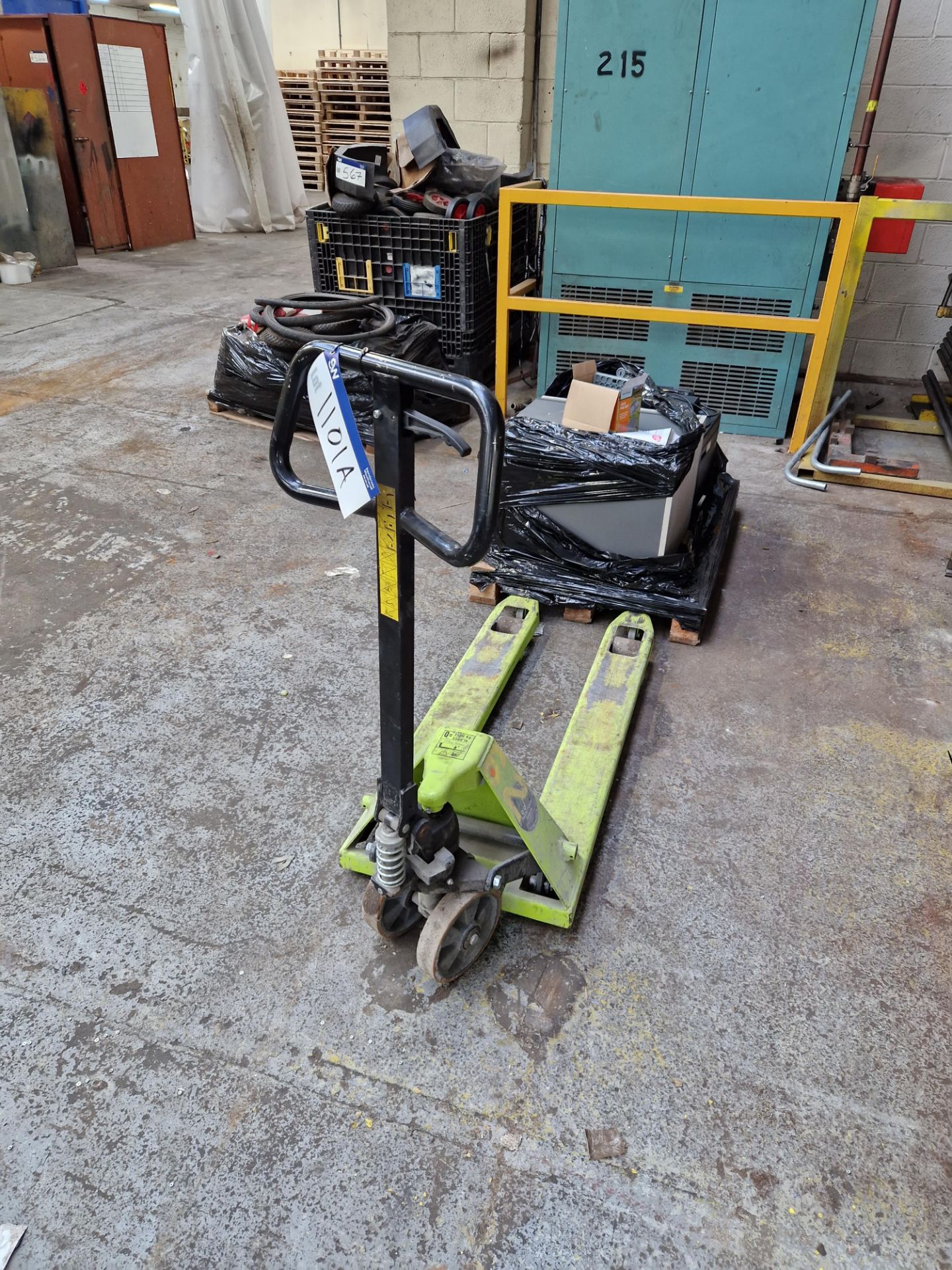 2500kg Pallet Truck (Reserve Removal until Friday 16 February 2024 or sooner if available) Please