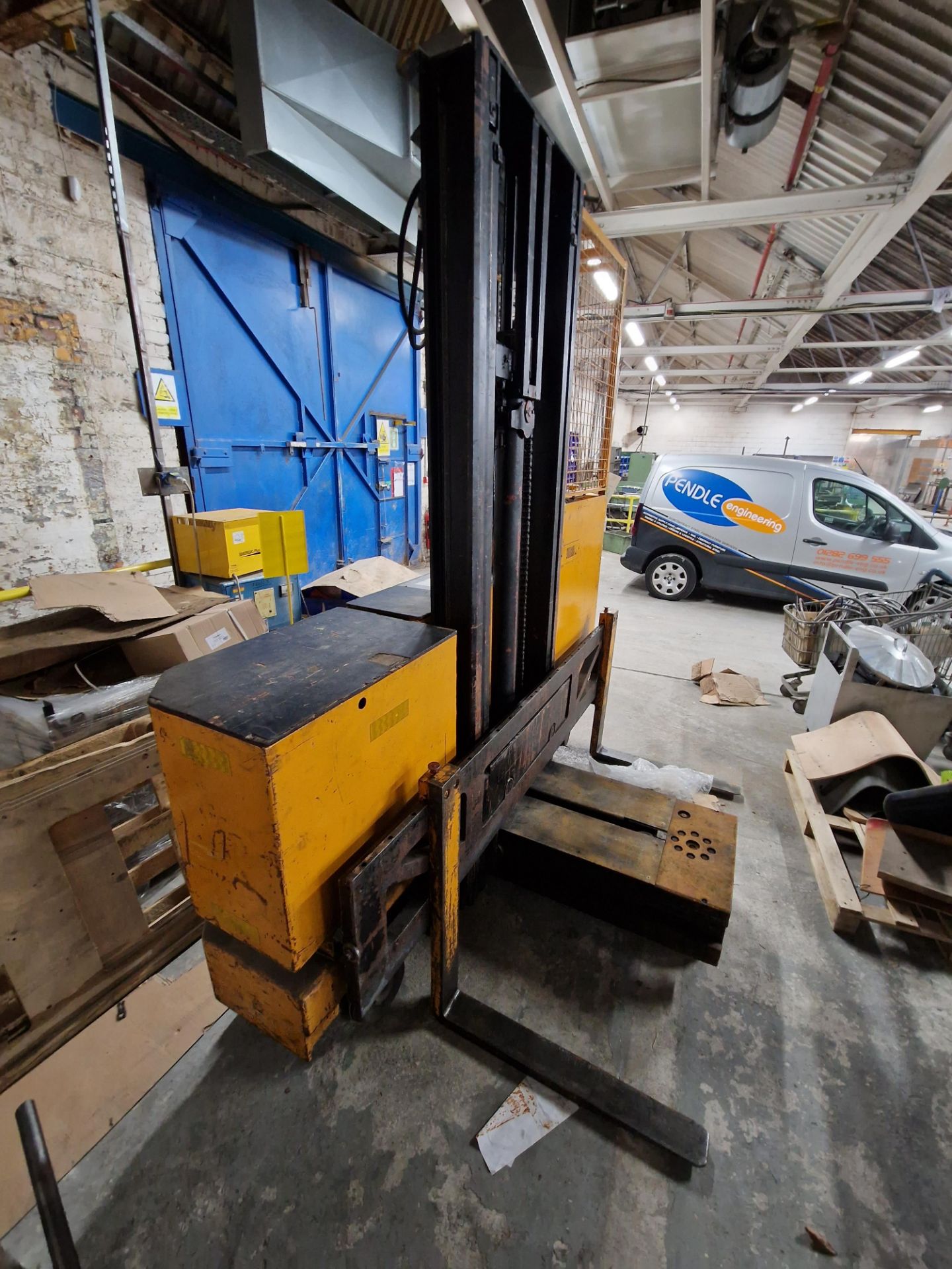 Hunslet 1508-4500 1750kg cap. Battery Electric Four Way Travel Side Loading Reach Truck, serial - Image 3 of 5