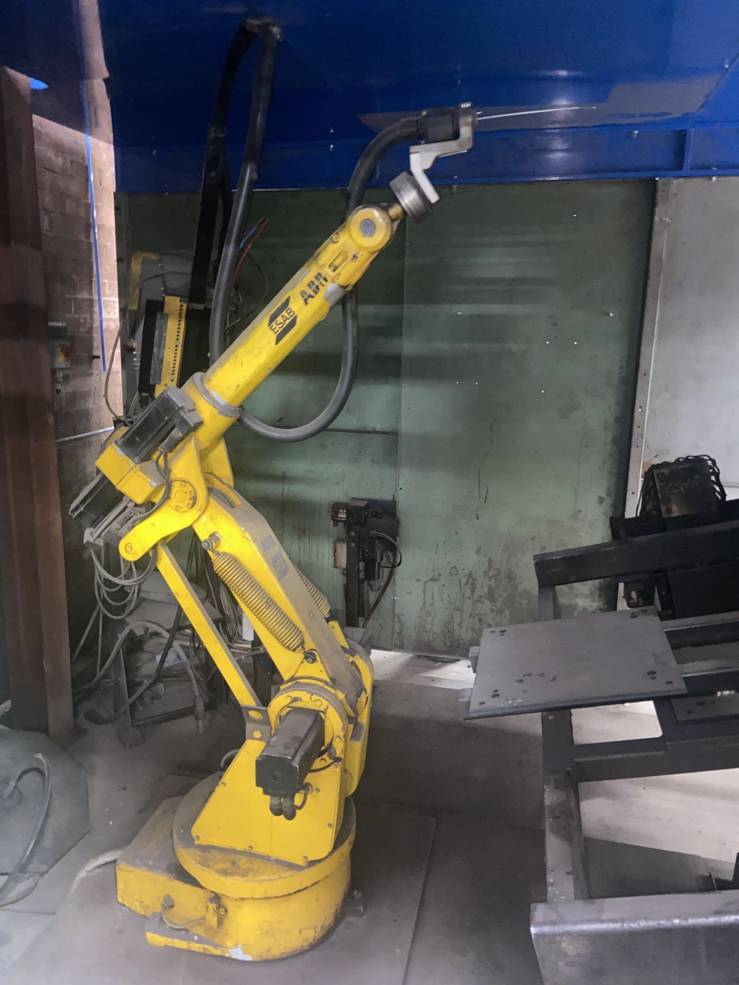 ROBOT WELDING CELL, with ABB Esab welding robot, Esab A351 unit, with stand, chiller, cleaning unit, - Image 5 of 10