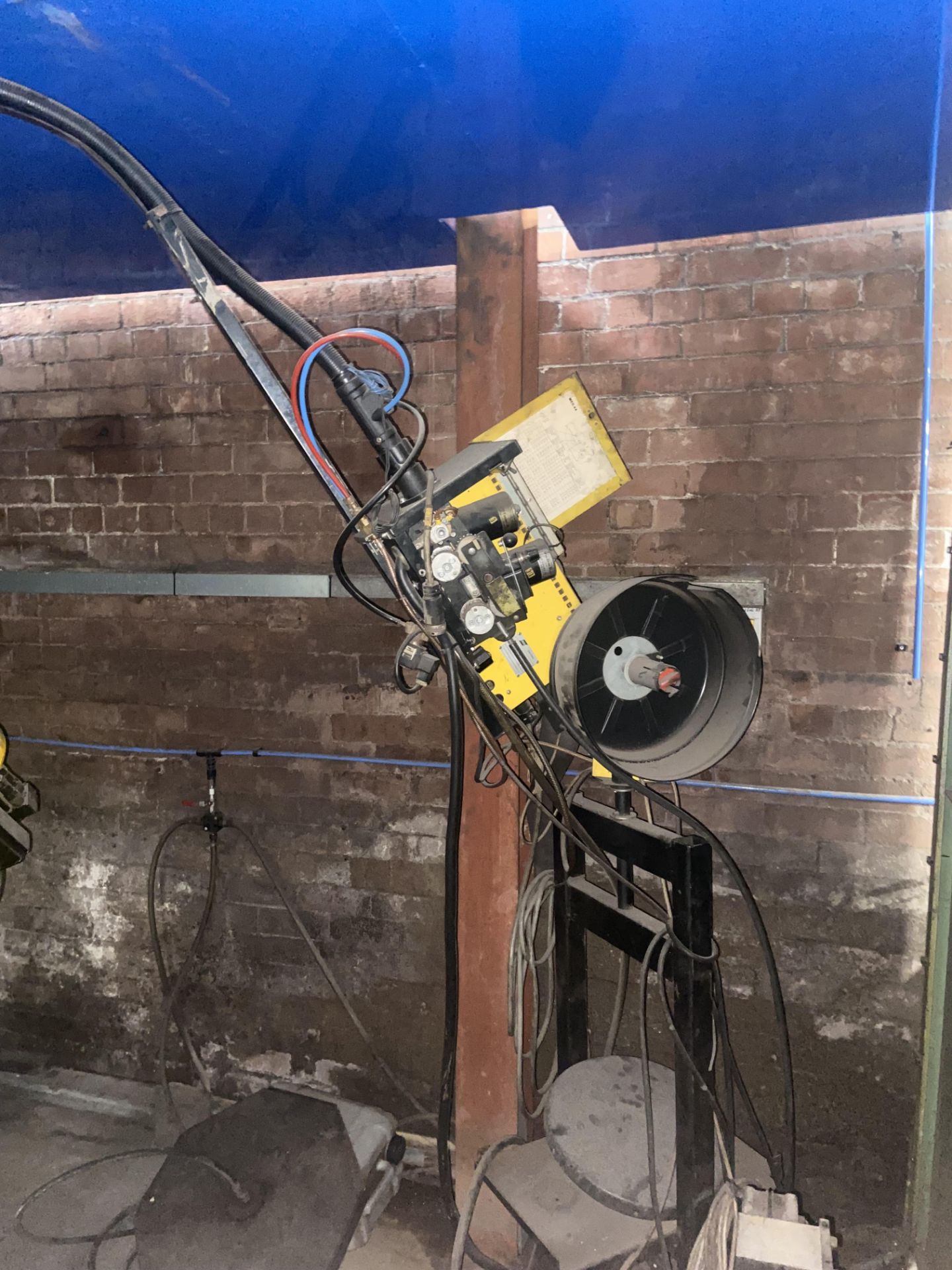 ROBOT WELDING CELL, with ABB Esab welding robot, Esab A351 unit, with stand, chiller, cleaning unit, - Image 9 of 10