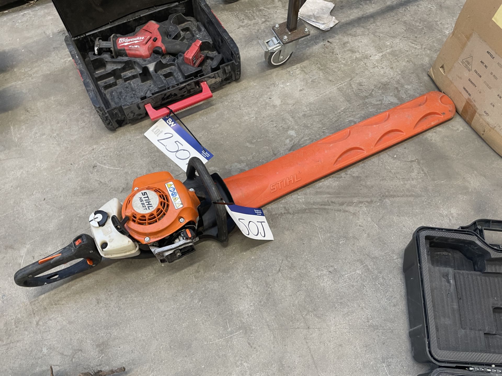 Stihl HS82T Hedge Trimmer (offered for sale by kind permission on behalf of another vendor) Please