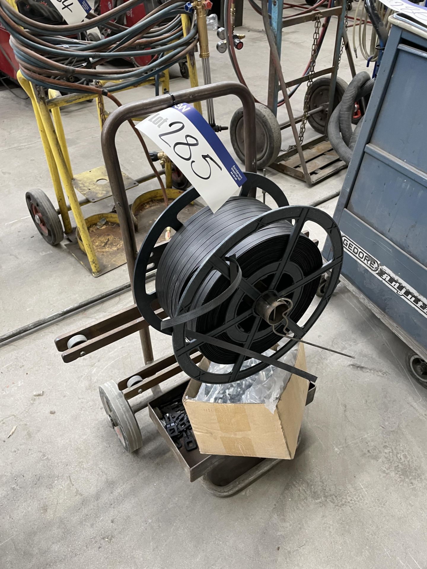 Steel Strap Banding Trolley, with strap banding reel and clips Please read the following important