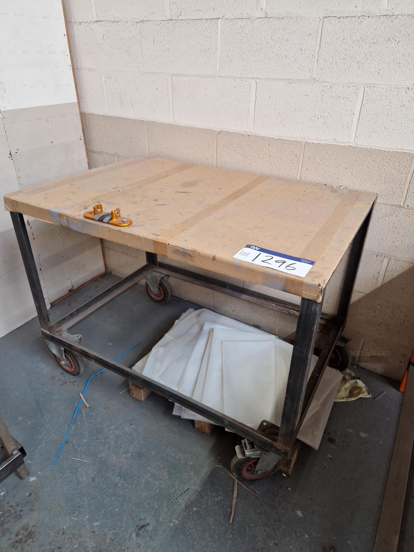 Mobile Steel Packing Table Please read the following important notes:- ***Overseas buyers - All lots