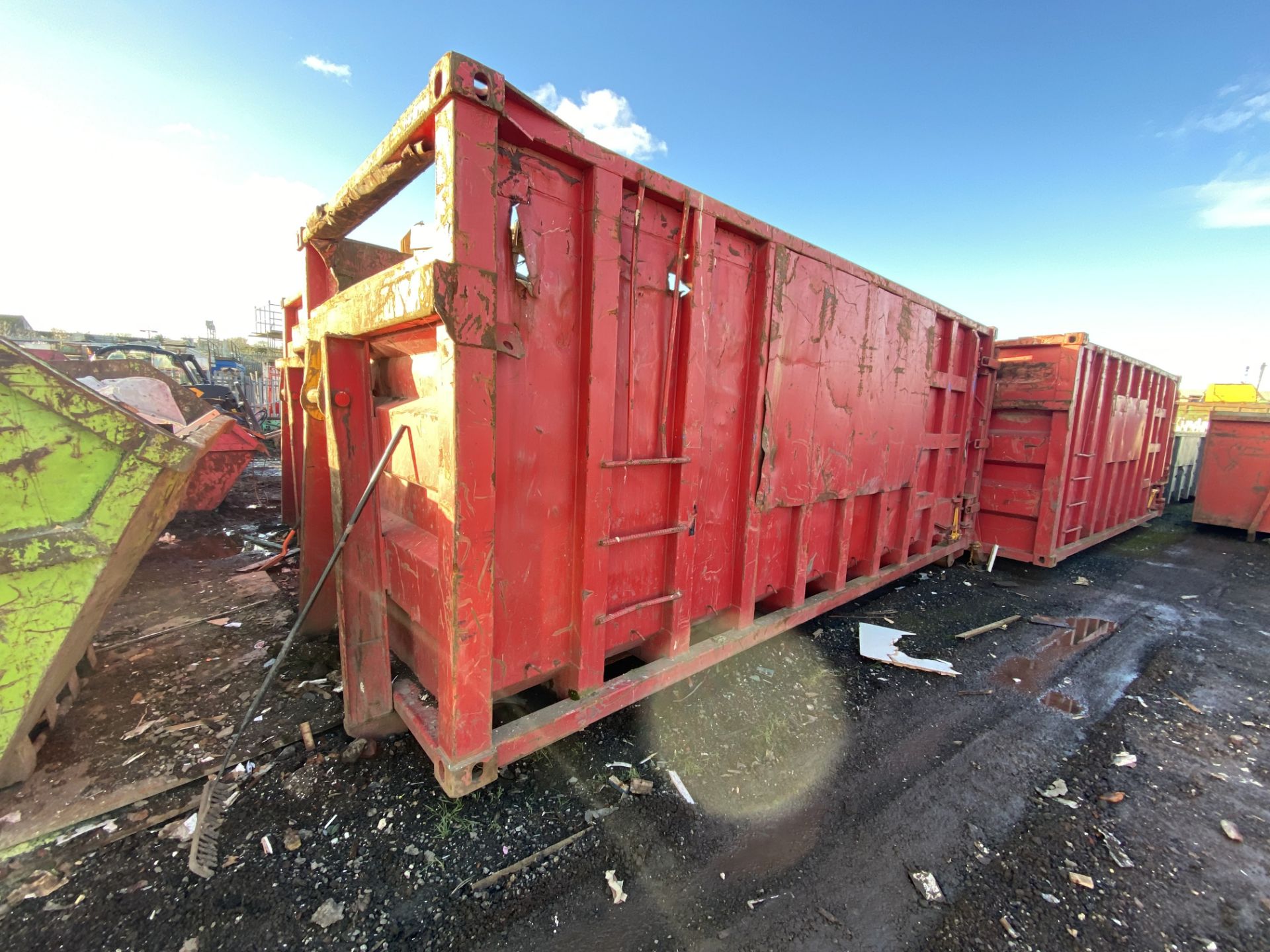 40 CU. YARD ROLL ON ROLL OFF BIN Please read the following important notes:- ***Overseas buyers - - Image 2 of 3