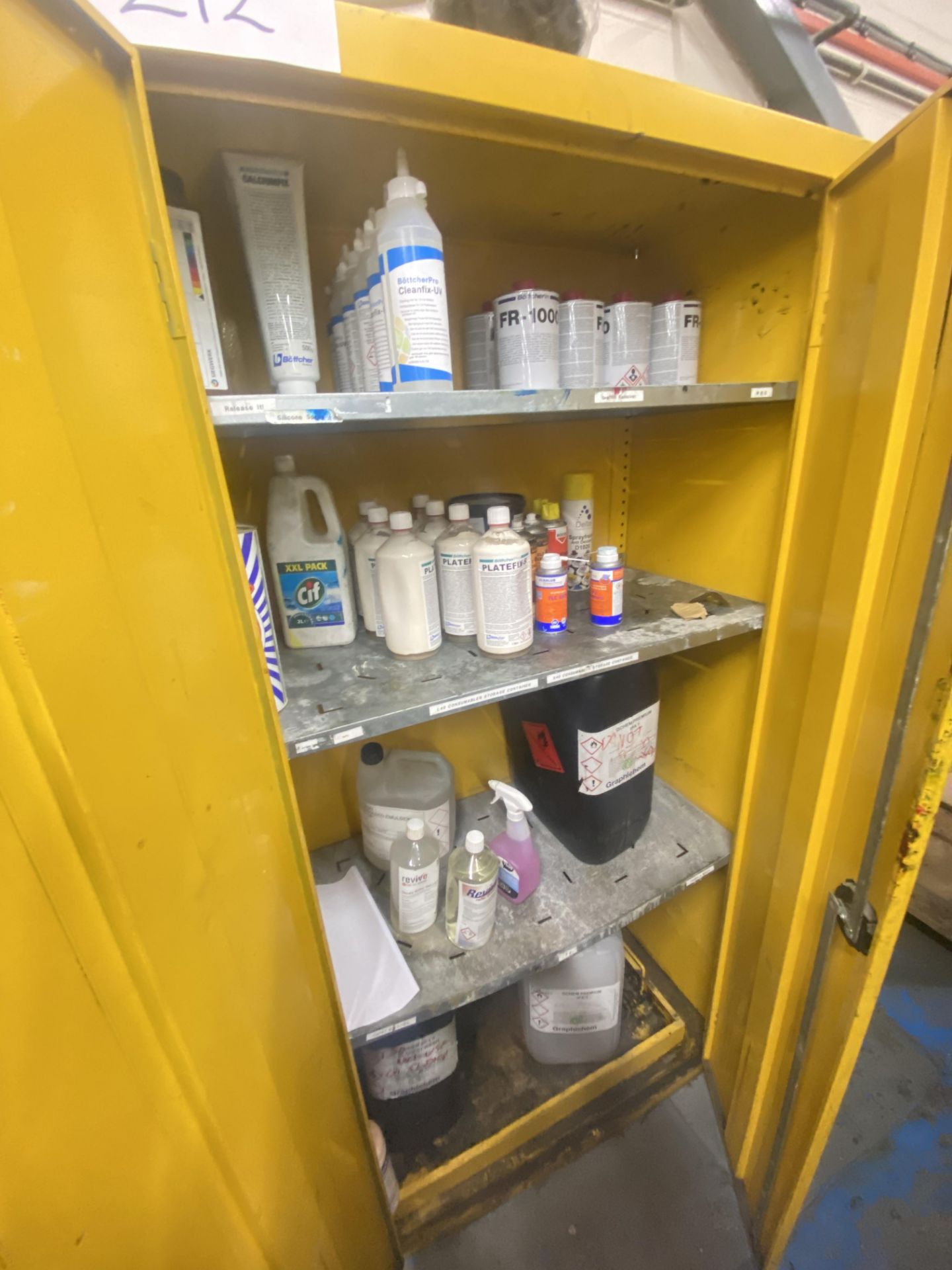 Double Door Steel Chemical Cabinet, with contents including Clean Fix UV, Platefix-S, roller - Image 2 of 2