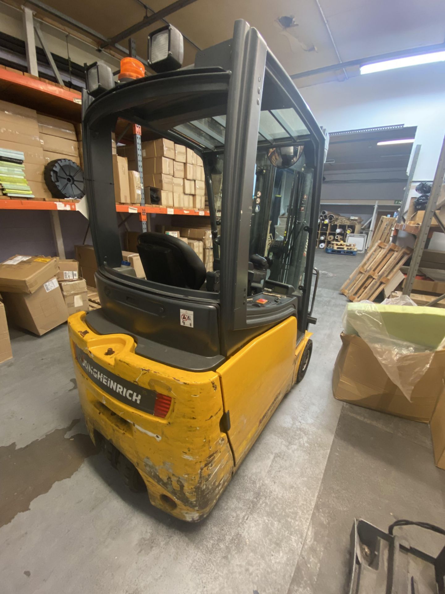 Jungheinrich EFG 216 1600KG CAP. BATTERY ELECTRIC FORK LIFT TRUCK, serial no. FN42413, indicated - Image 4 of 9