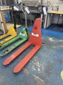 Warrior 1000kg cap. High Lift Hand Hydraulic Pallet Truck Please read the following important