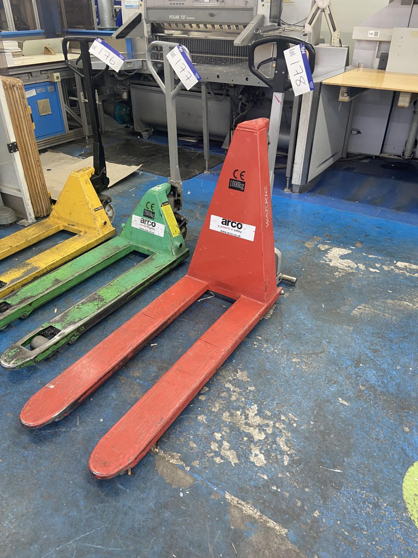 Warrior 1000kg cap. High Lift Hand Hydraulic Pallet Truck Please read the following important