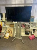 Samsung UE55C6505 55in. Flat Screen Television, with TV mounting stand (no remote control) Please