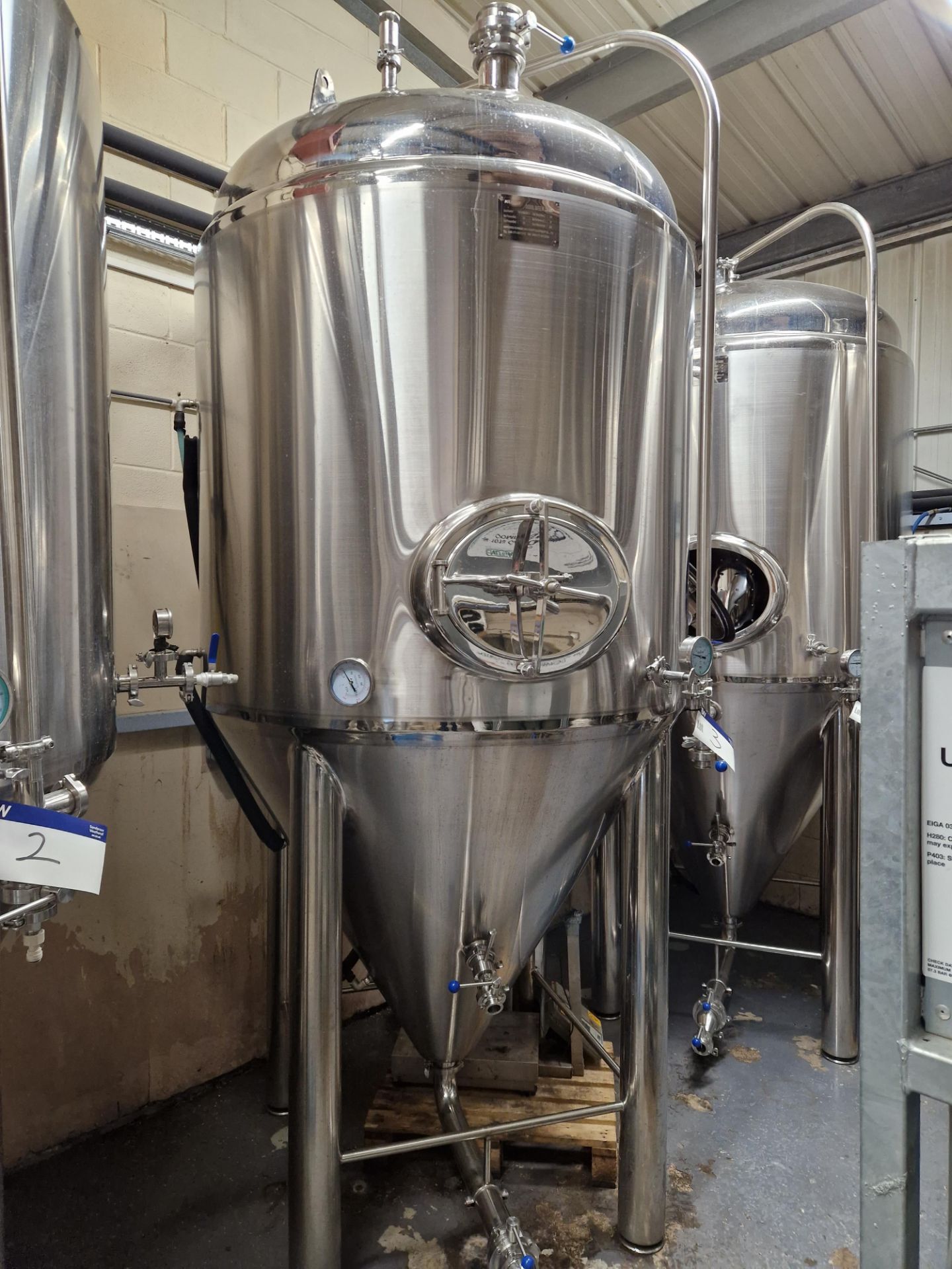 Willis/ Hangzhou Kuangbo 3000L Double Jacketed Insulated Stainless Steel Beer Tank/Fermenter, serial