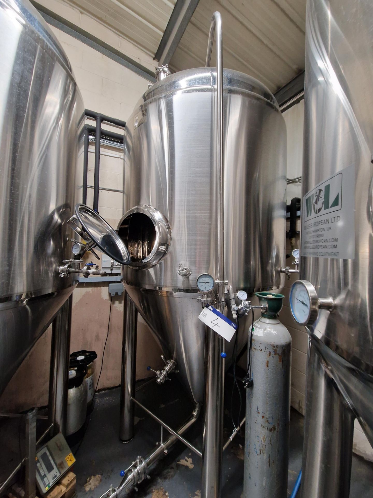 Willis/ Hangzhou Kuangbo 3000L Double Jacketed Insulated Stainless Steel Beer Tank/Fermenter, serial - Image 2 of 5