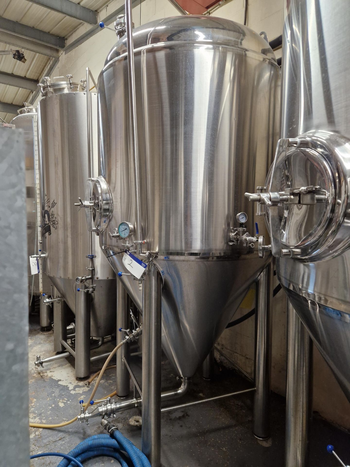 Willis/ Hangzhou Kuangbo 3000L Double Jacketed Insulated Stainless Steel Beer Tank/Fermenter, serial - Image 2 of 4