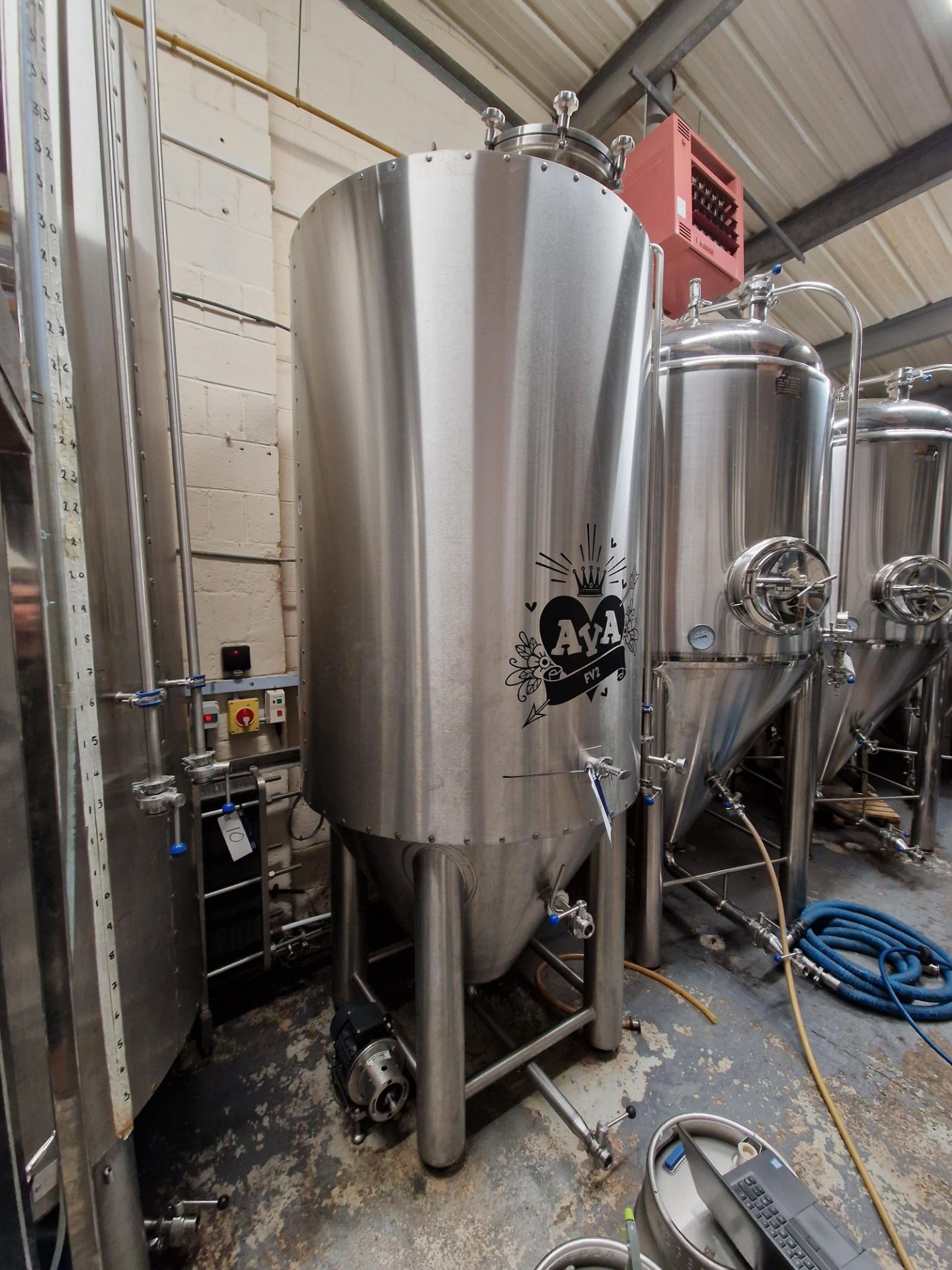 Hoplex Single Jacketed 3000l Beer Tank/Fermenter, with top manway and carbonation stones (Lot is - Image 2 of 3